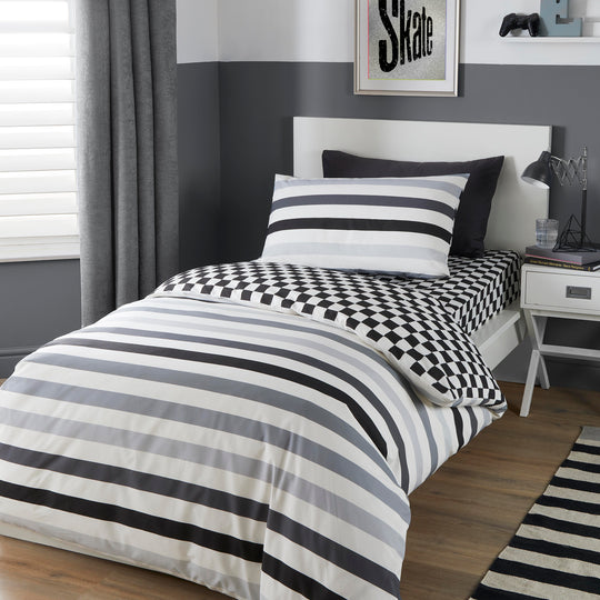 Beckett Stripe Duvet Cover Set in Black/White
