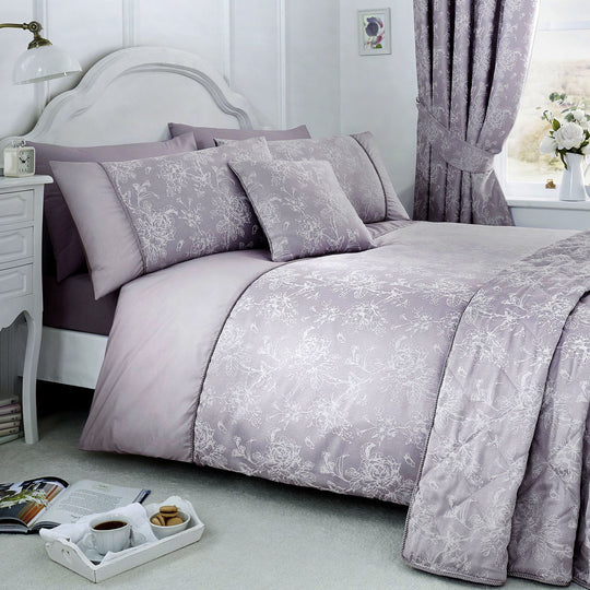 Jasmine Duvet Cover Set in Lavender