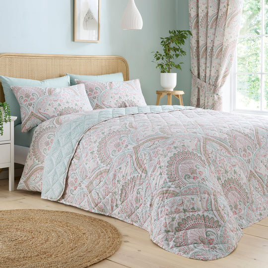 Palais Bedspread in Green 195cm x 230cm