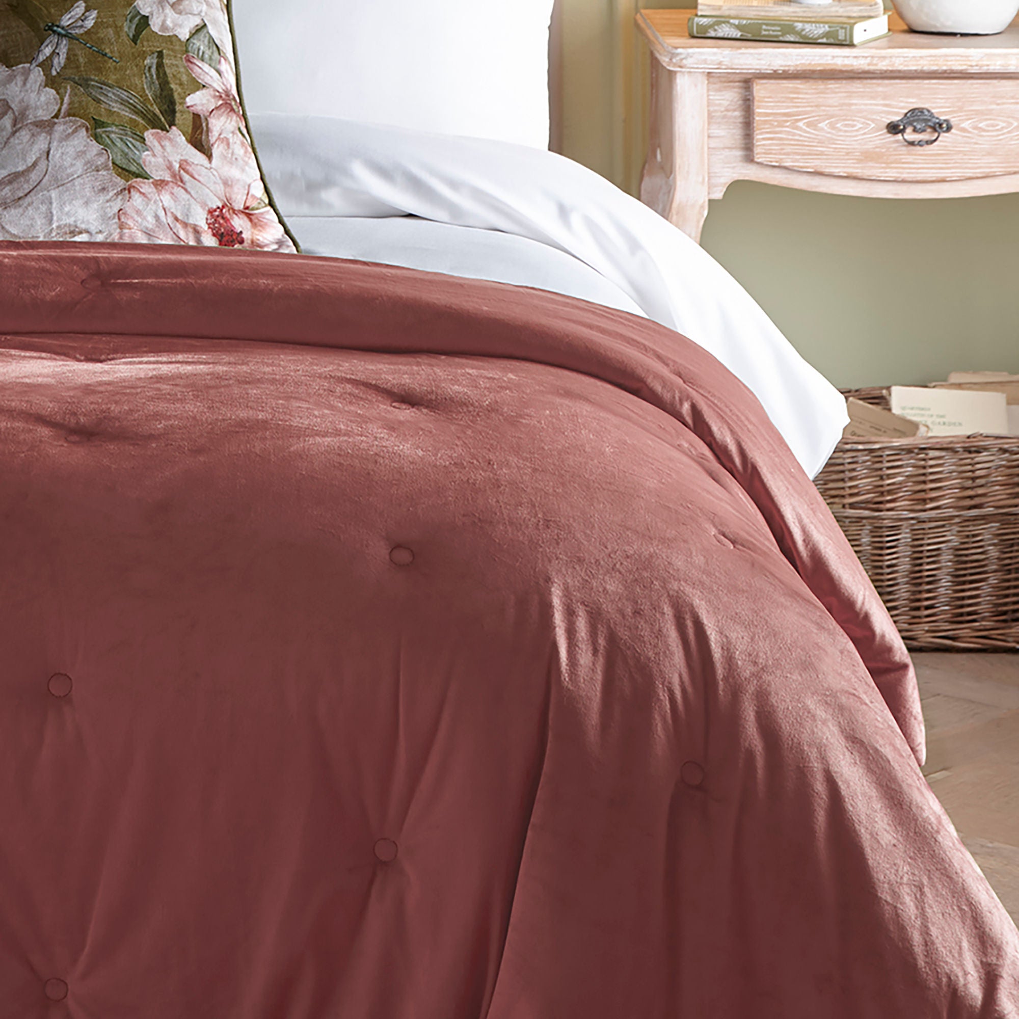 Austell Bedspread in Pink 150 x 220cm