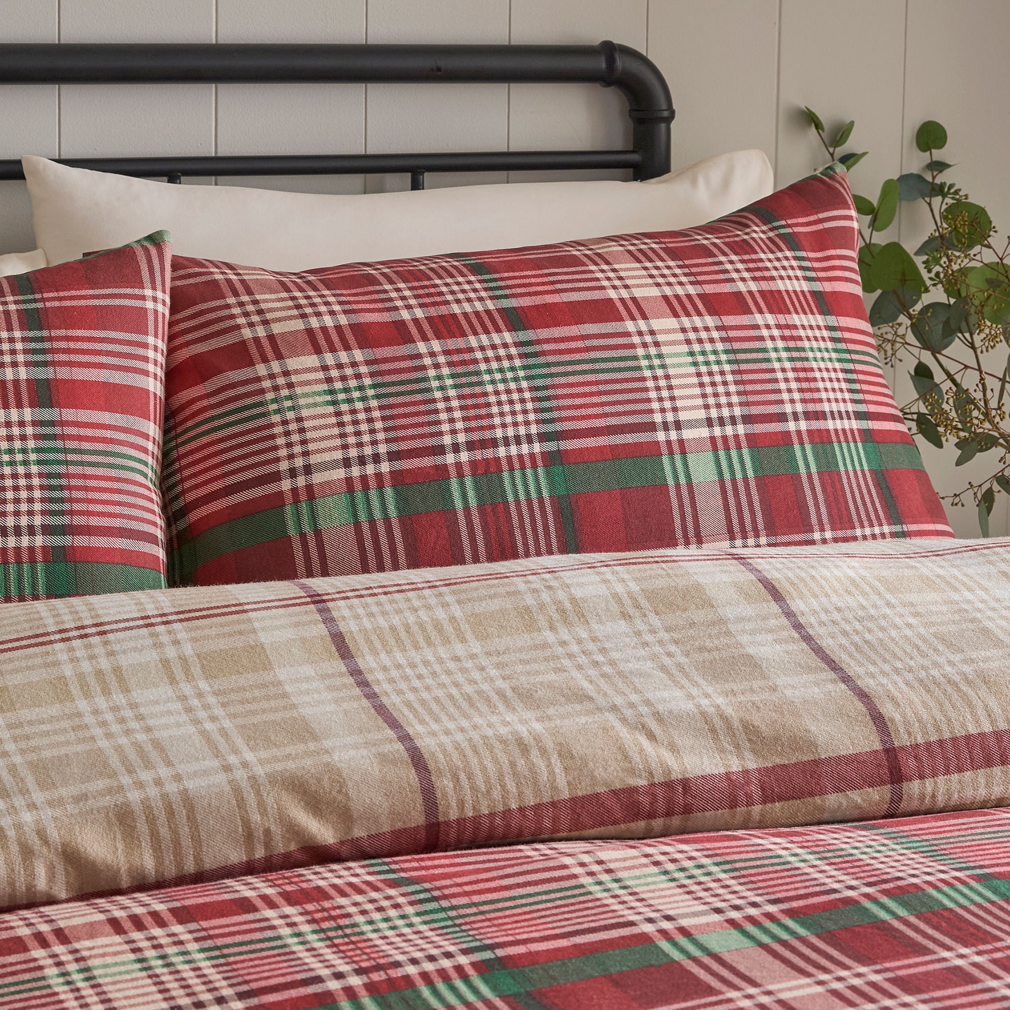 Bennet Check Duvet Cover Set in Red - Duvet Cover Set - D & D Lodge