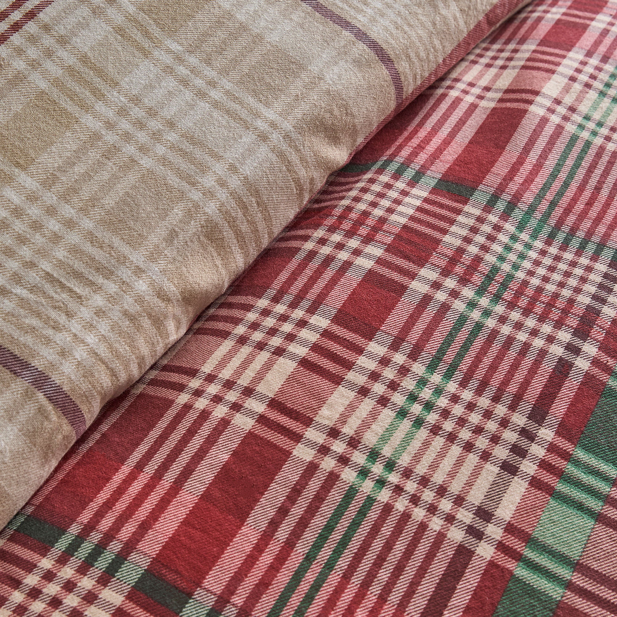 Bennet Check Duvet Cover Set in Red - Duvet Cover Set - D & D Lodge
