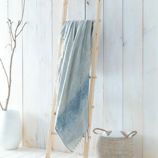 Bretton Throw in Green 130 x 180cm