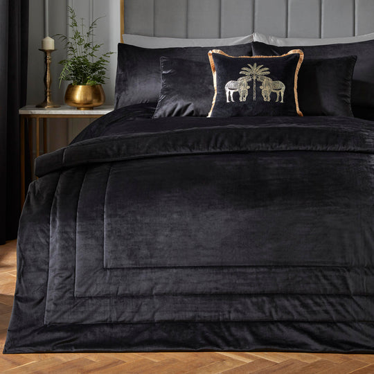 Chic Bedspread in Black 220 x 150cm
