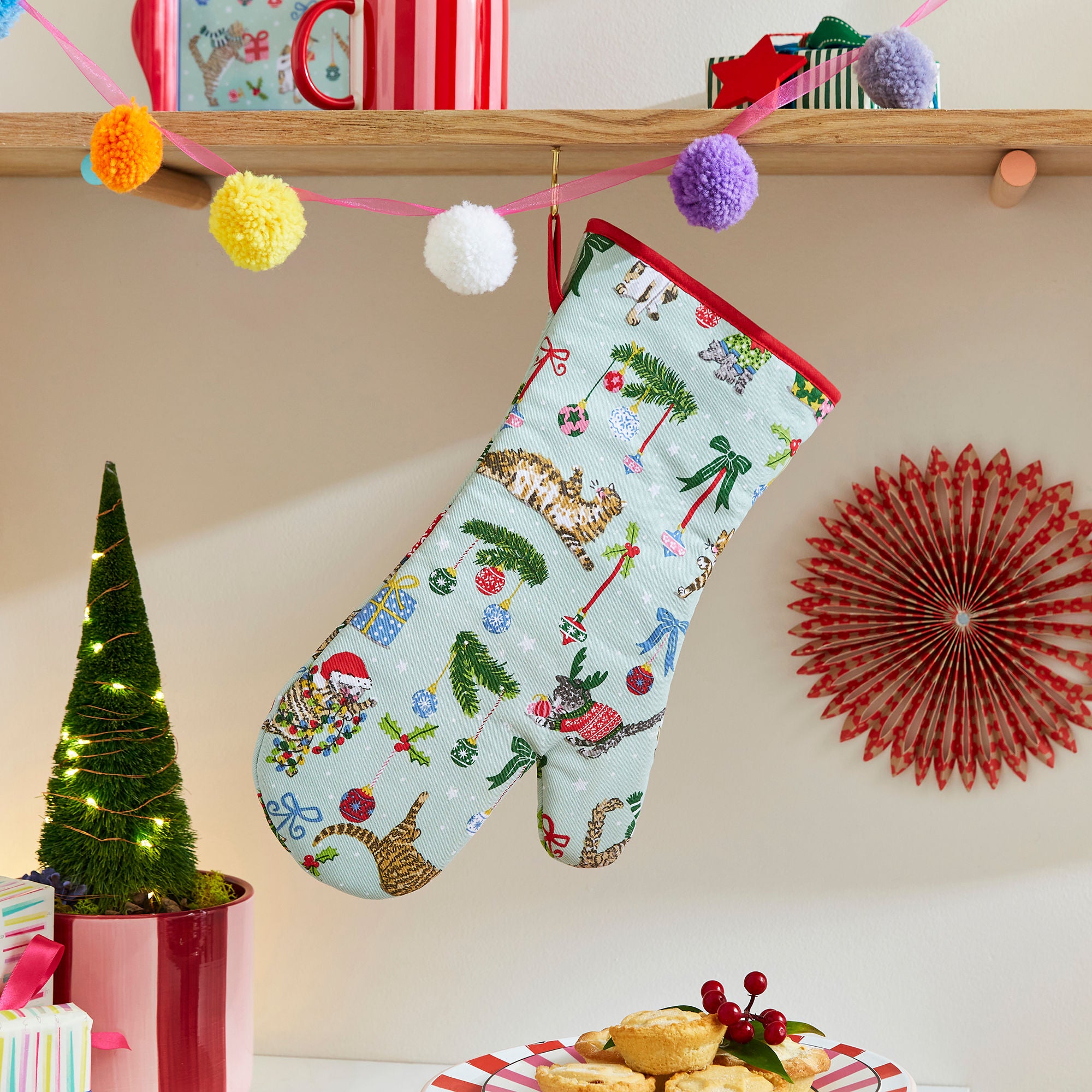 Christmas Cats Gauntlet Oven Glove in Seafoam - Gauntlet Oven Glove - Ulster Weavers