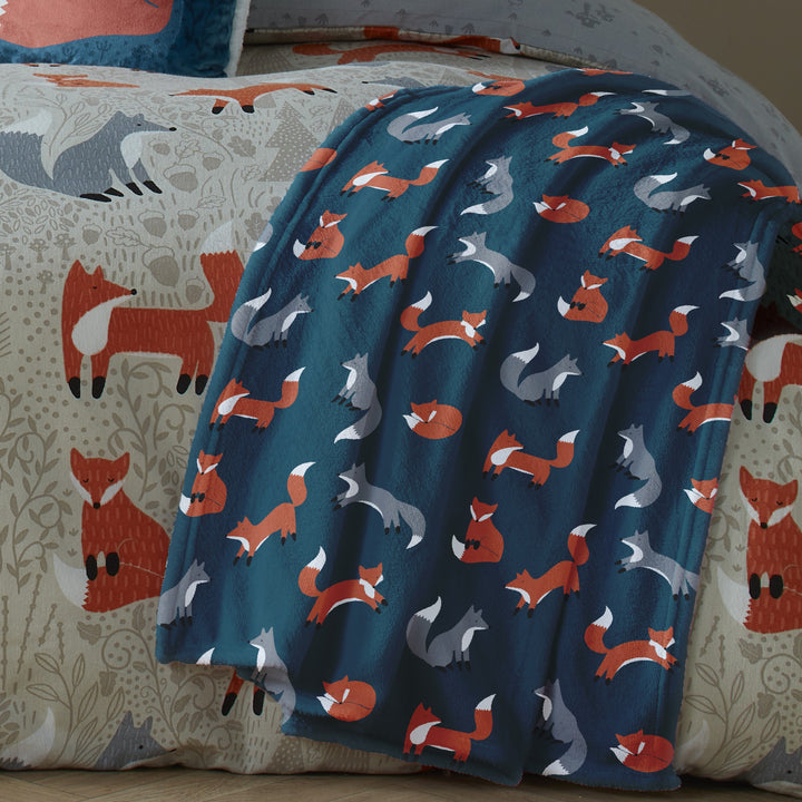 Foraging Fox Throw by Fusion Snug in Teal 120 x 150cm