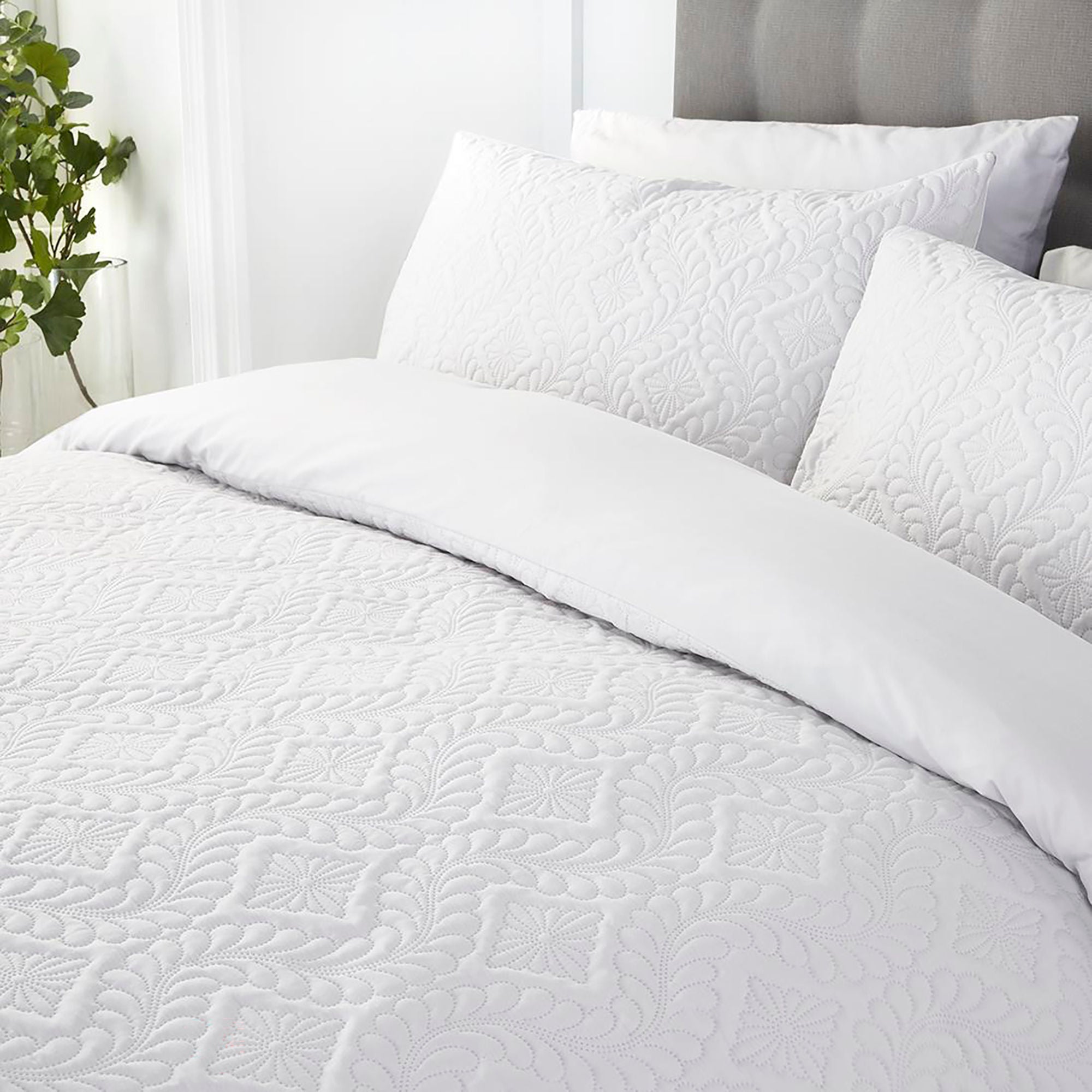 Gianna Duvet Cover Set by Serene in White - Duvet Cover Set - Serene