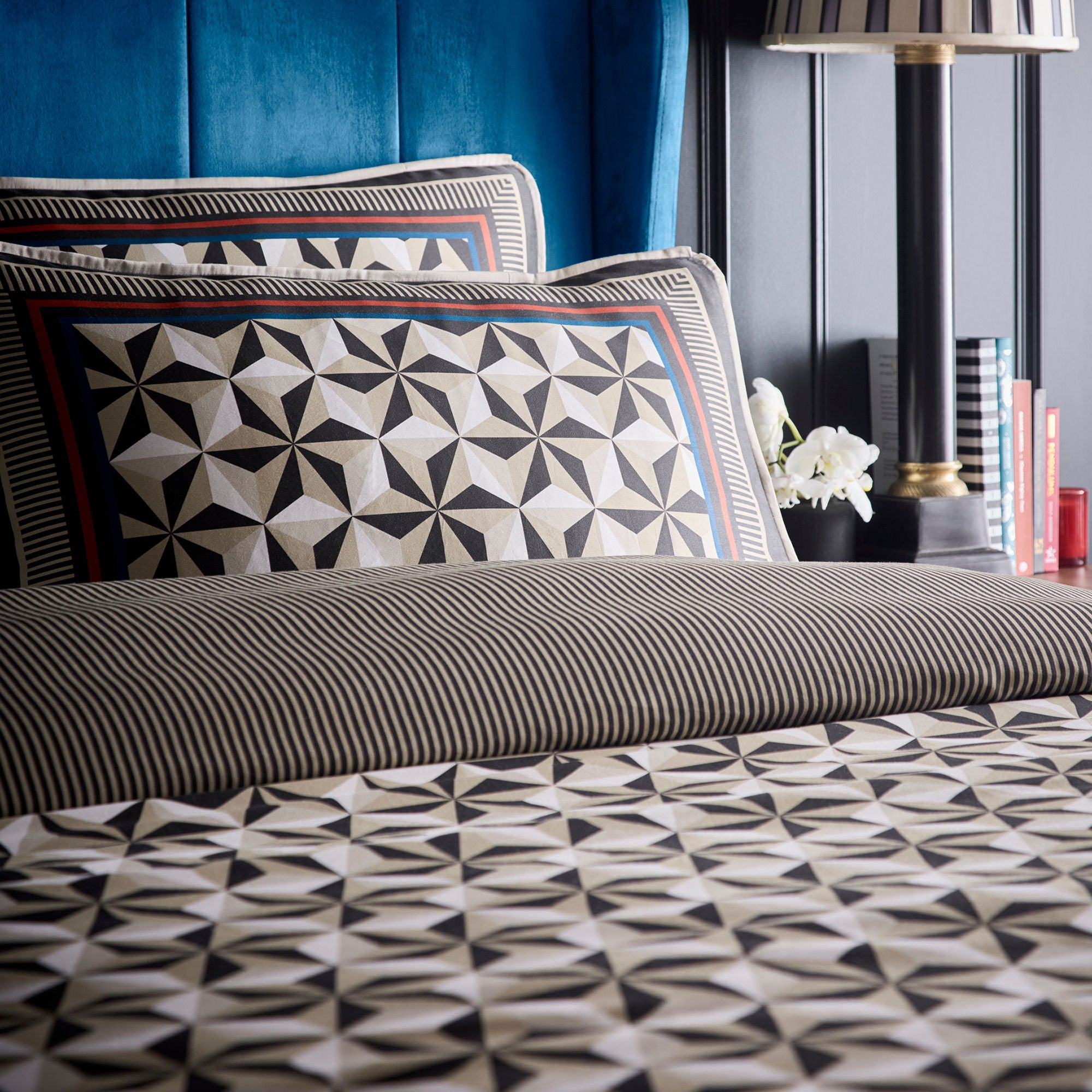 Hero Duvet Cover Set in Black