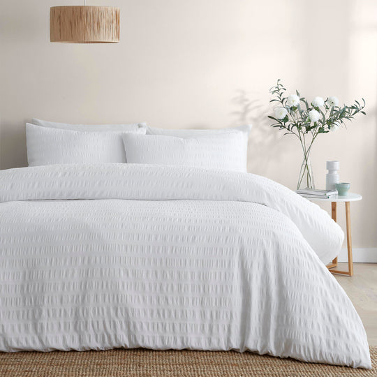 Honley Seersucker Duvet Cover Set in White