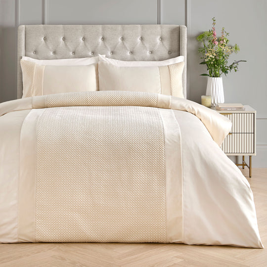 Iras Duvet Cover Set in Natural