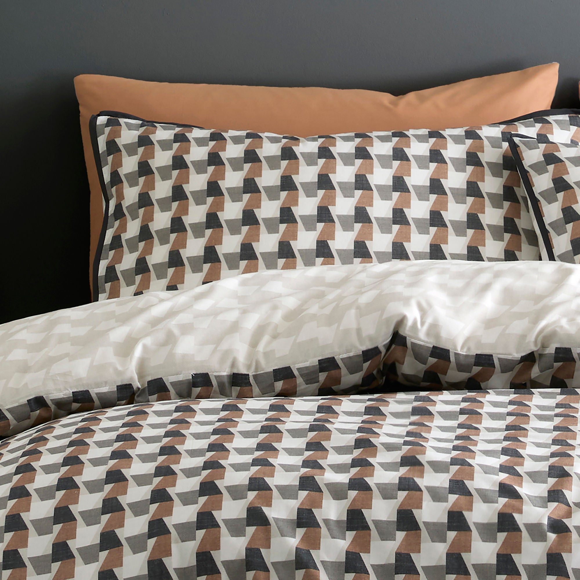 Jett Duvet Cover Set in Brown/Bracken
