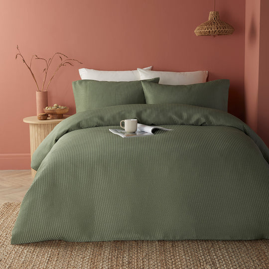 Lindly Duvet Cover Set in Dark Green/New Green