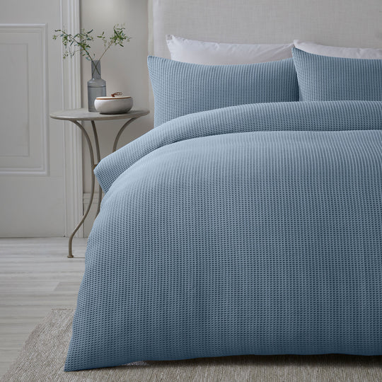 Lindly Duvet Cover Set in Blue