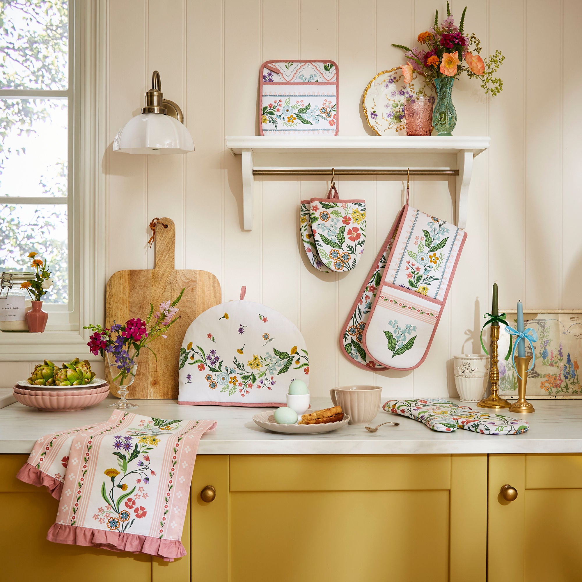 Petals & Prose Pot Mitt in Pink - Pot Mitt - Ulster Weavers