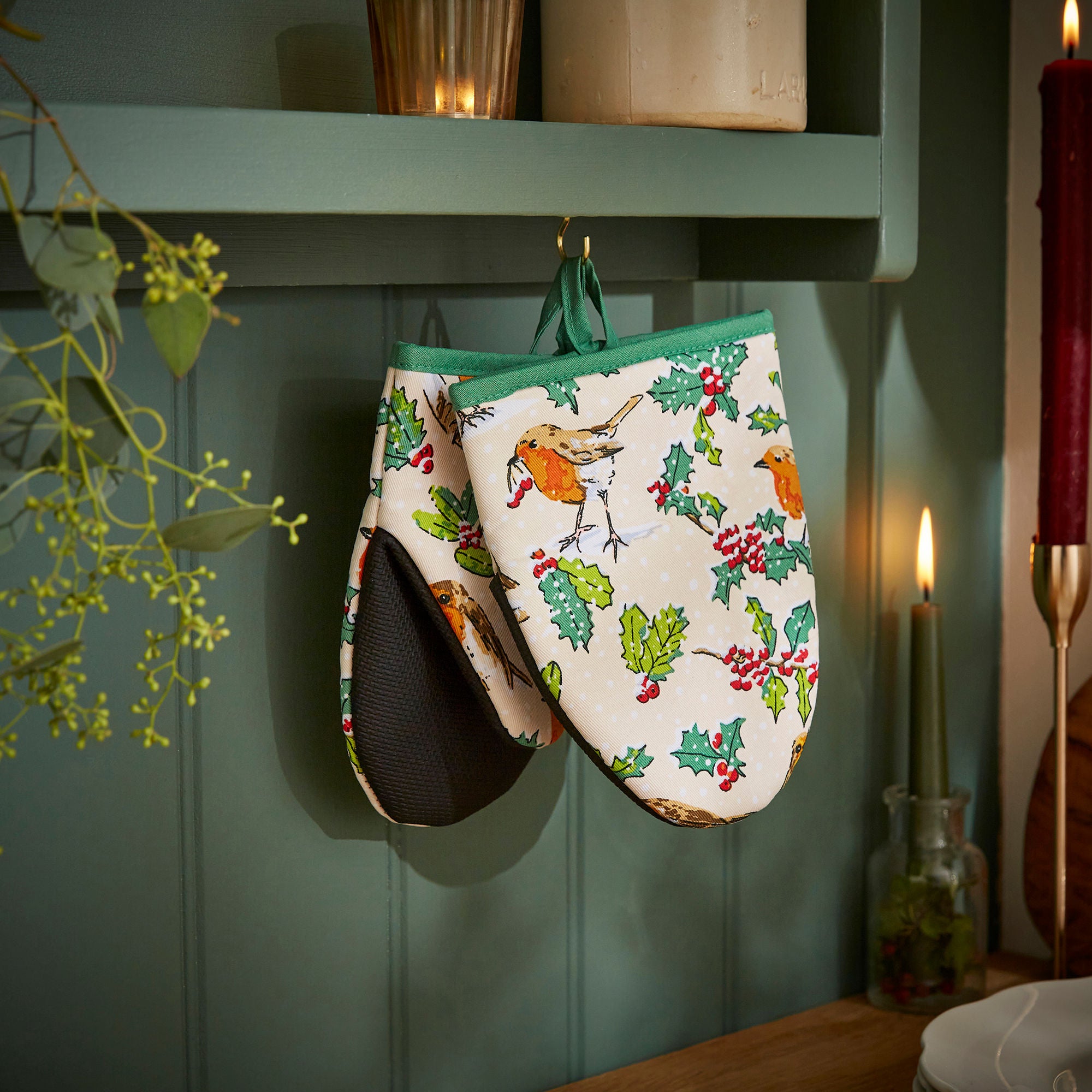 Christmas Robins Microwave Mitts Pair in Green - Micro Mitts - Ulster Weavers