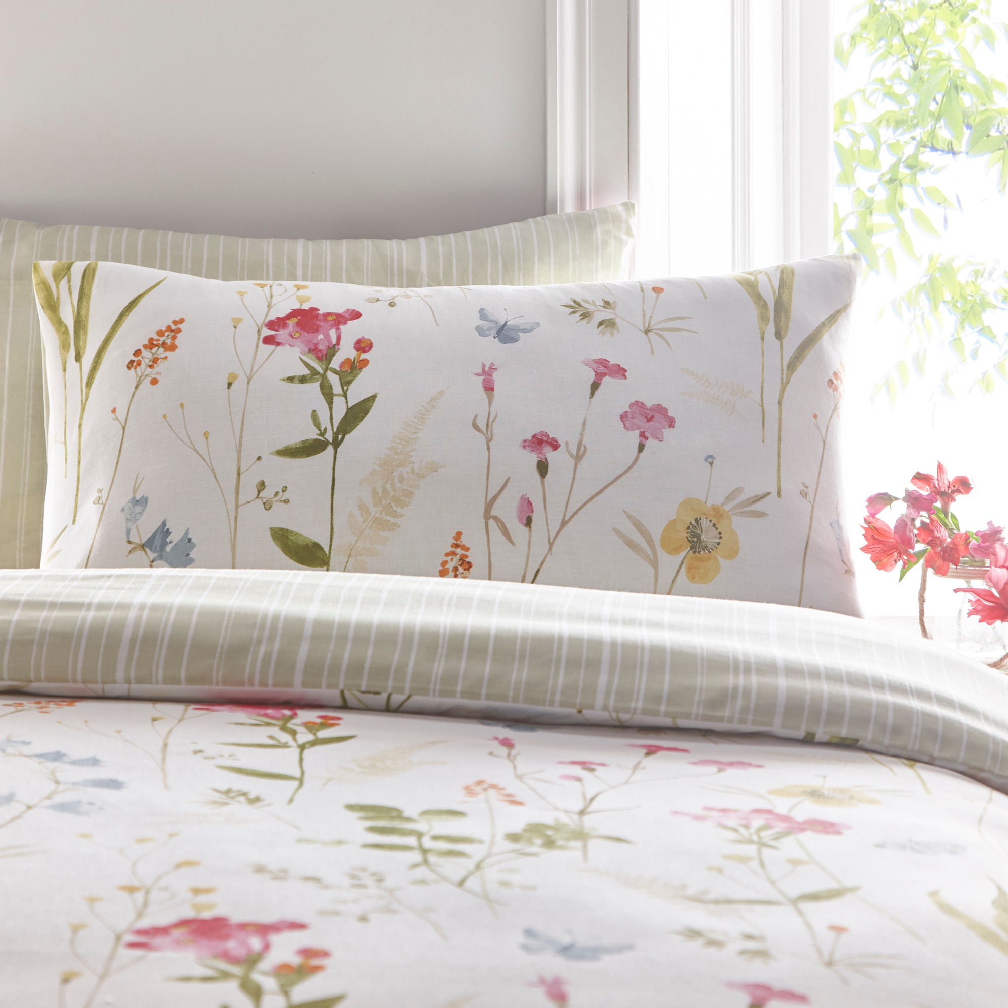 Spring Glade Duvet Cover Set by Dreams & Drapes in Multicolour - Duvet Cover Set - Dreams & Drapes