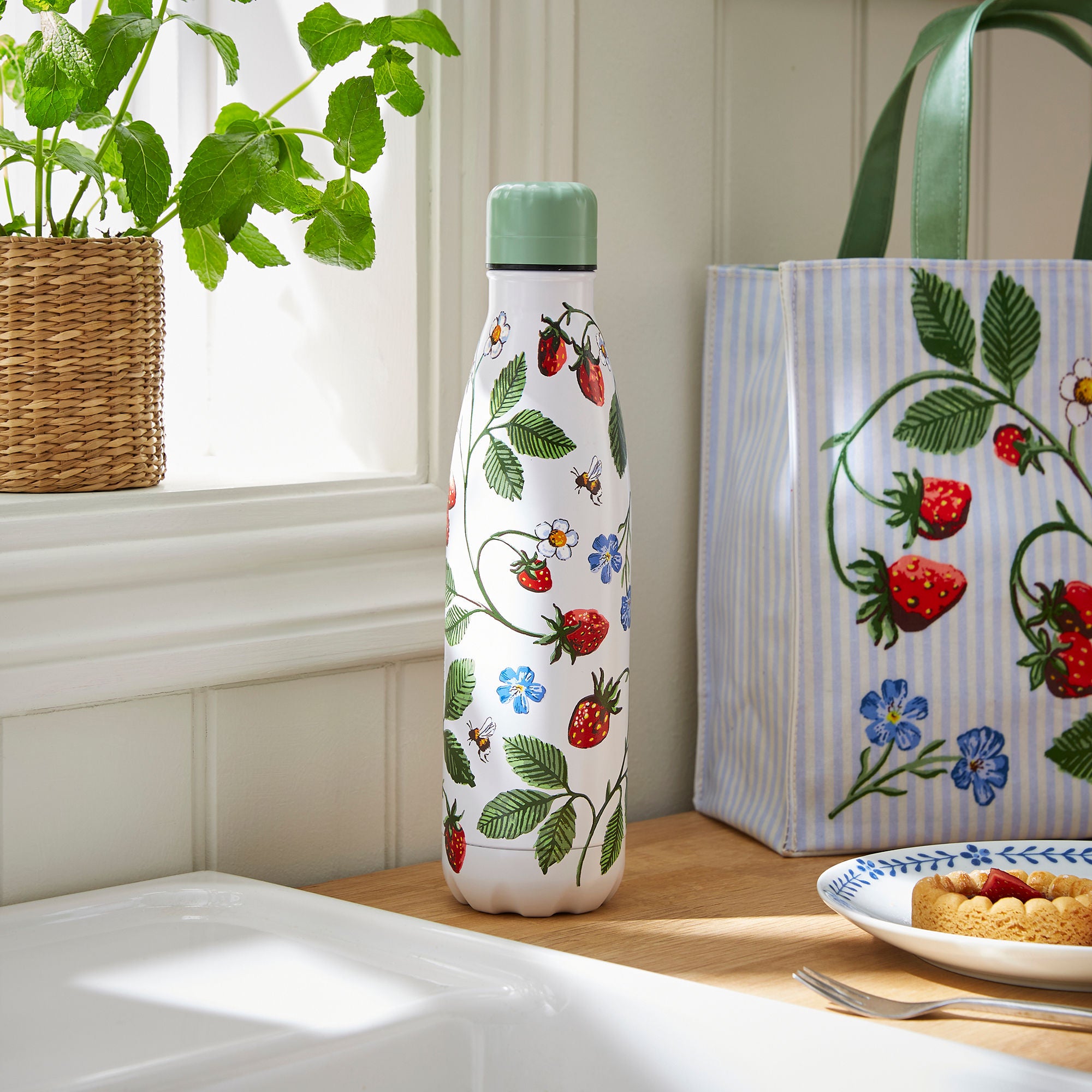 Strawberry Patch Water Bottle in Green - Water Bottle - Ulster Weavers