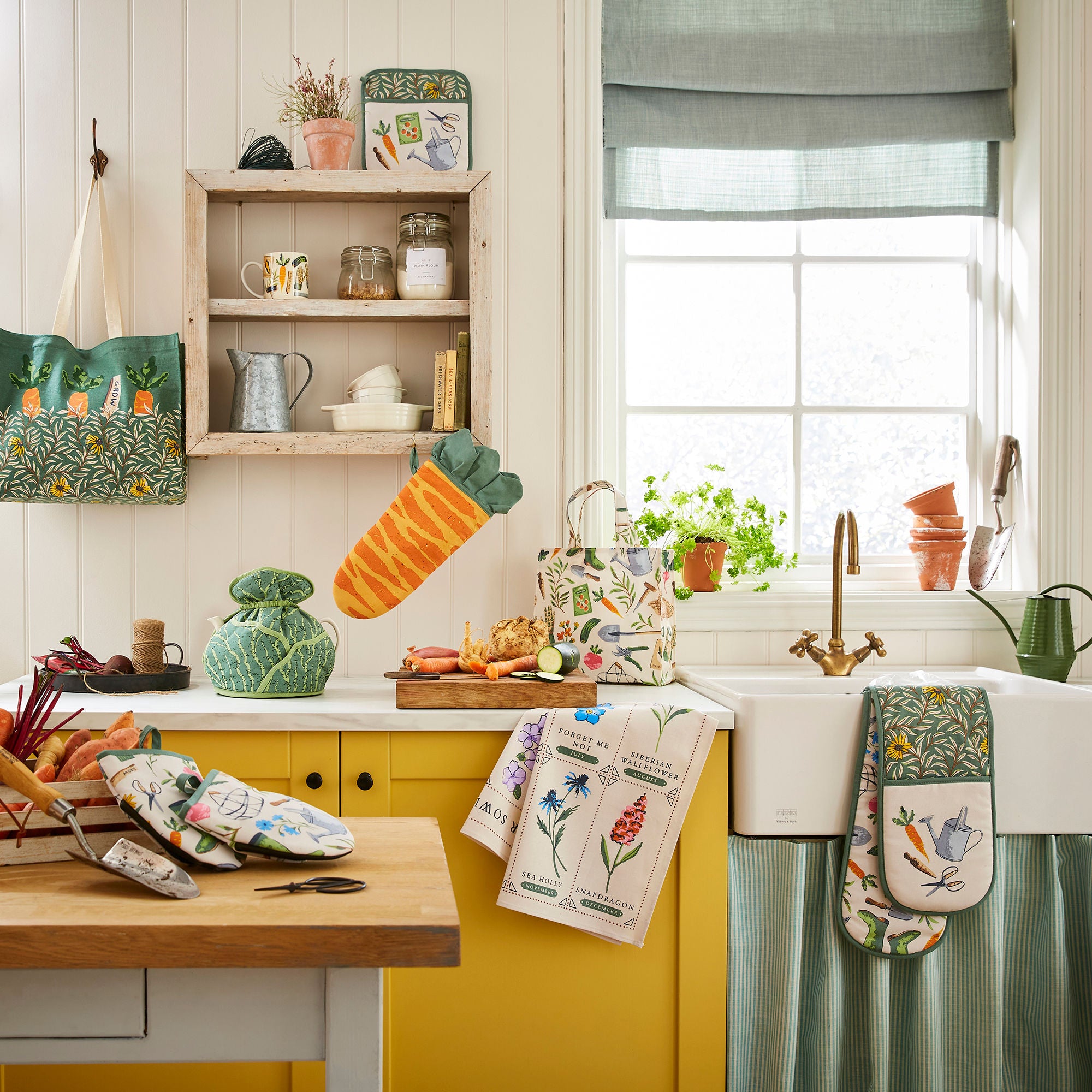 Time to Grow PVC Apron in Green - Apron - Ulster Weavers