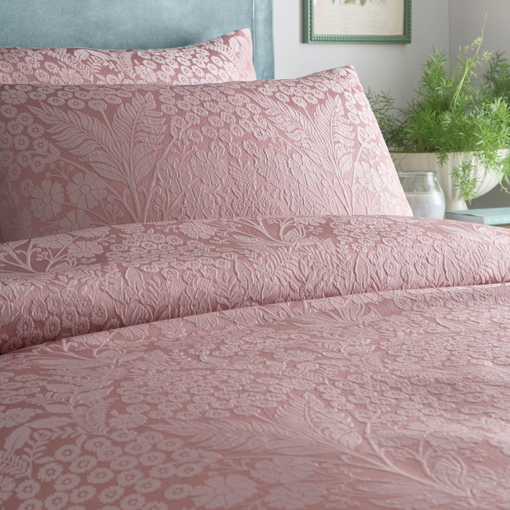 Toria Duvet Cover Set in Blush
