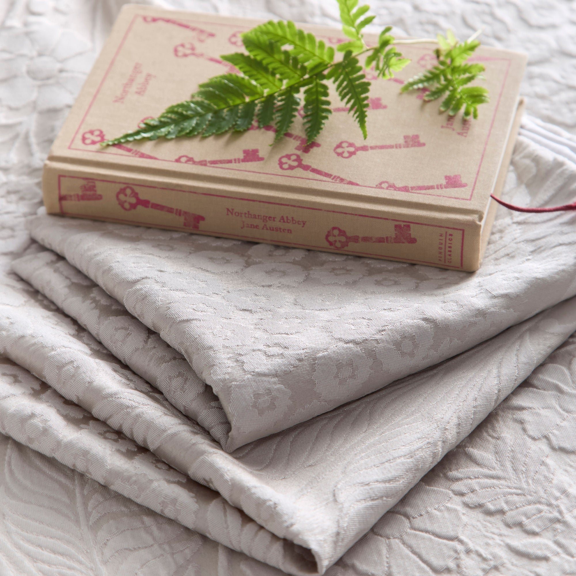 Toria Duvet Cover Set in Stone