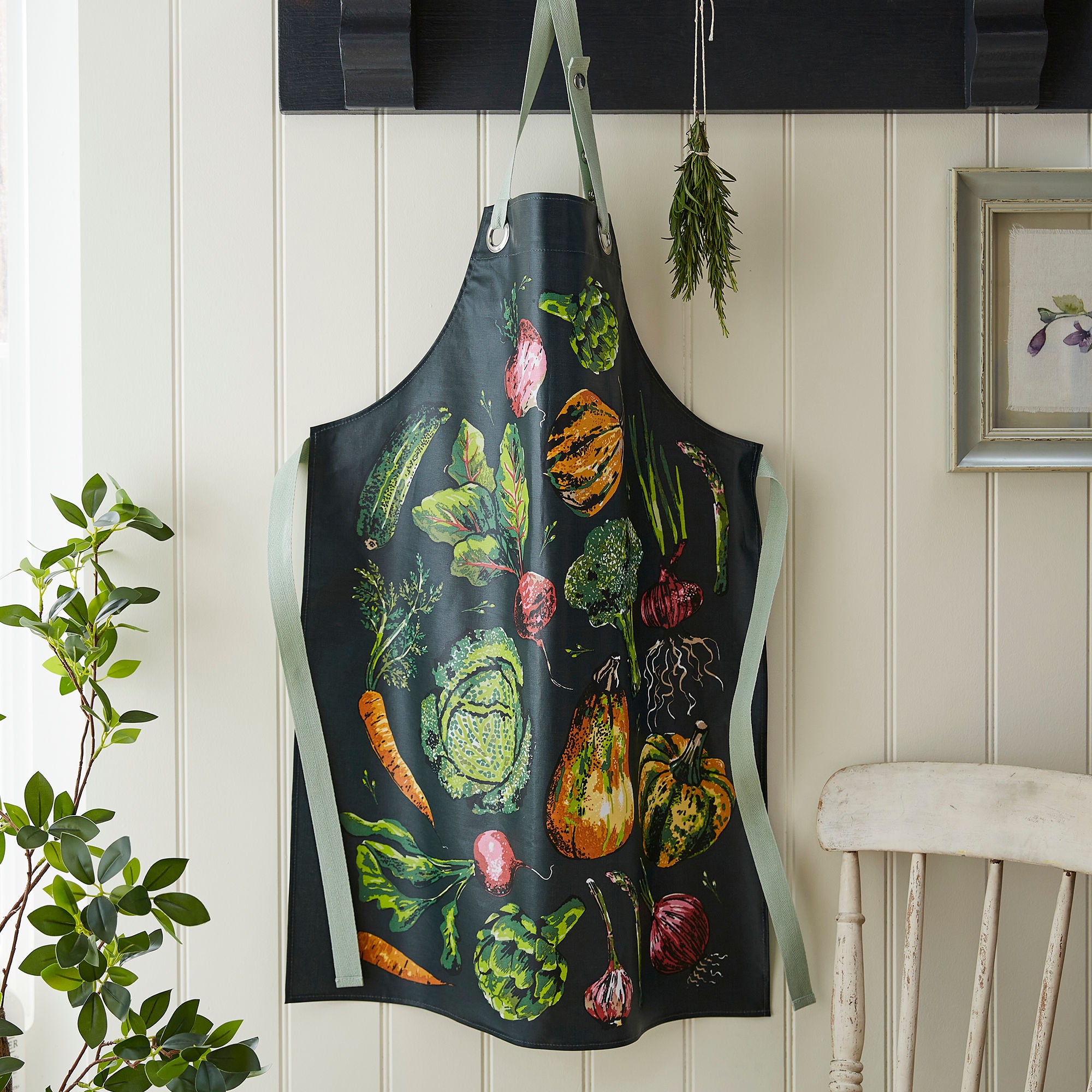 Ulster Weavers Vegetable Medley Apron - PVC/Oilcloth One Size in Multi