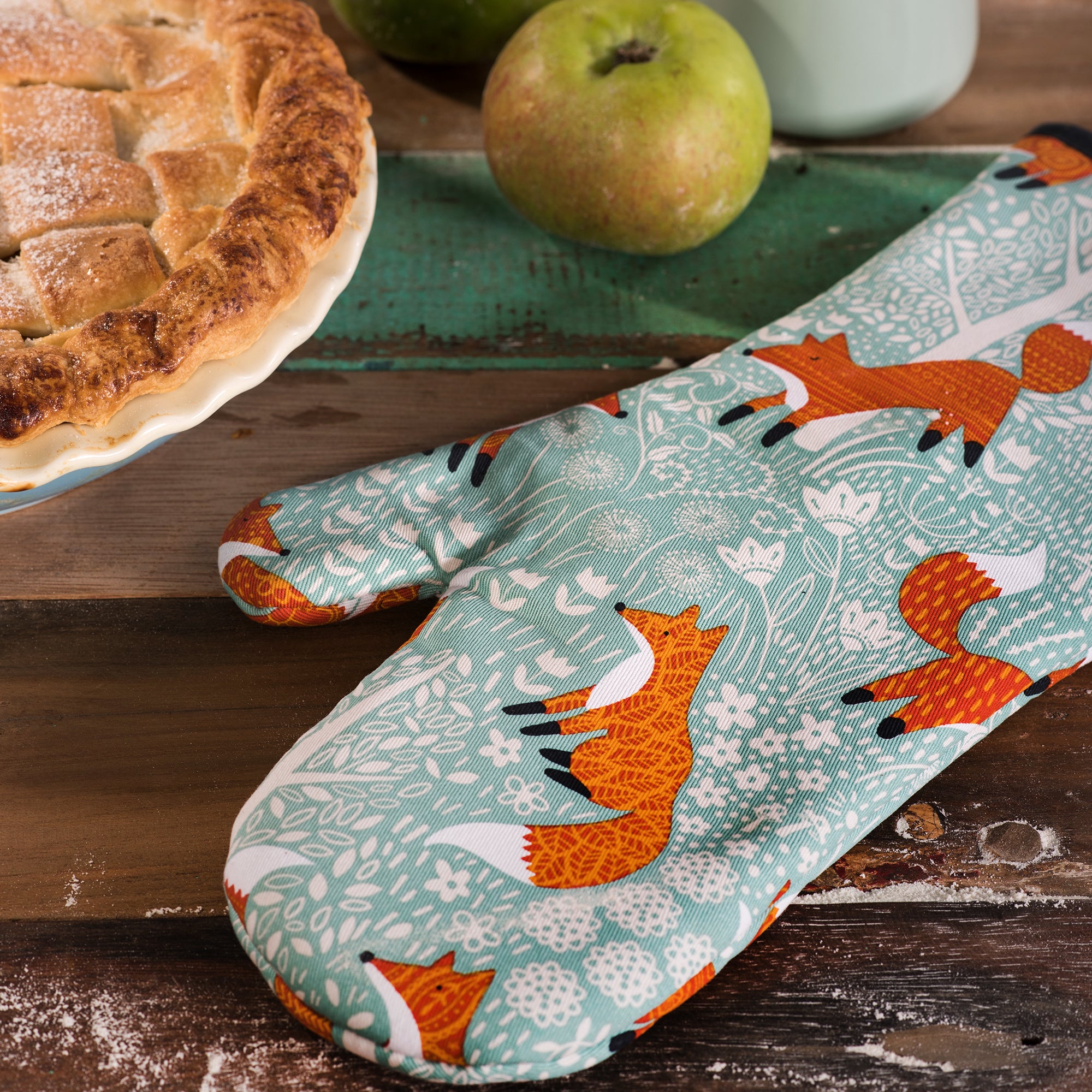 Ulster Weavers Gauntlet Single Oven Glove - Foraging Fox (100% Cotton Outer; 100% Polyester wadding; CE marked, Blue) - Gauntlet Oven Glove - Ulster Weavers