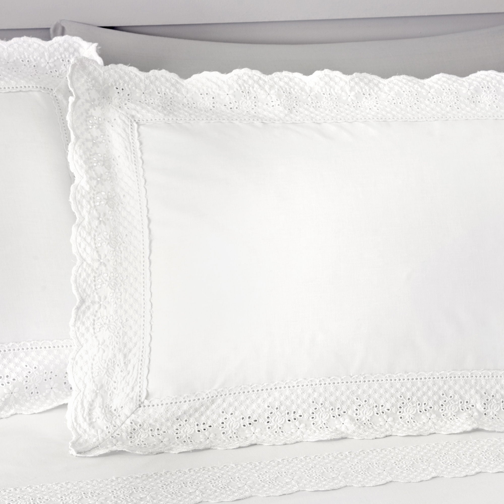 Renaissance Duvet Cover Set by Serene in White - Duvet Cover Set - Serene