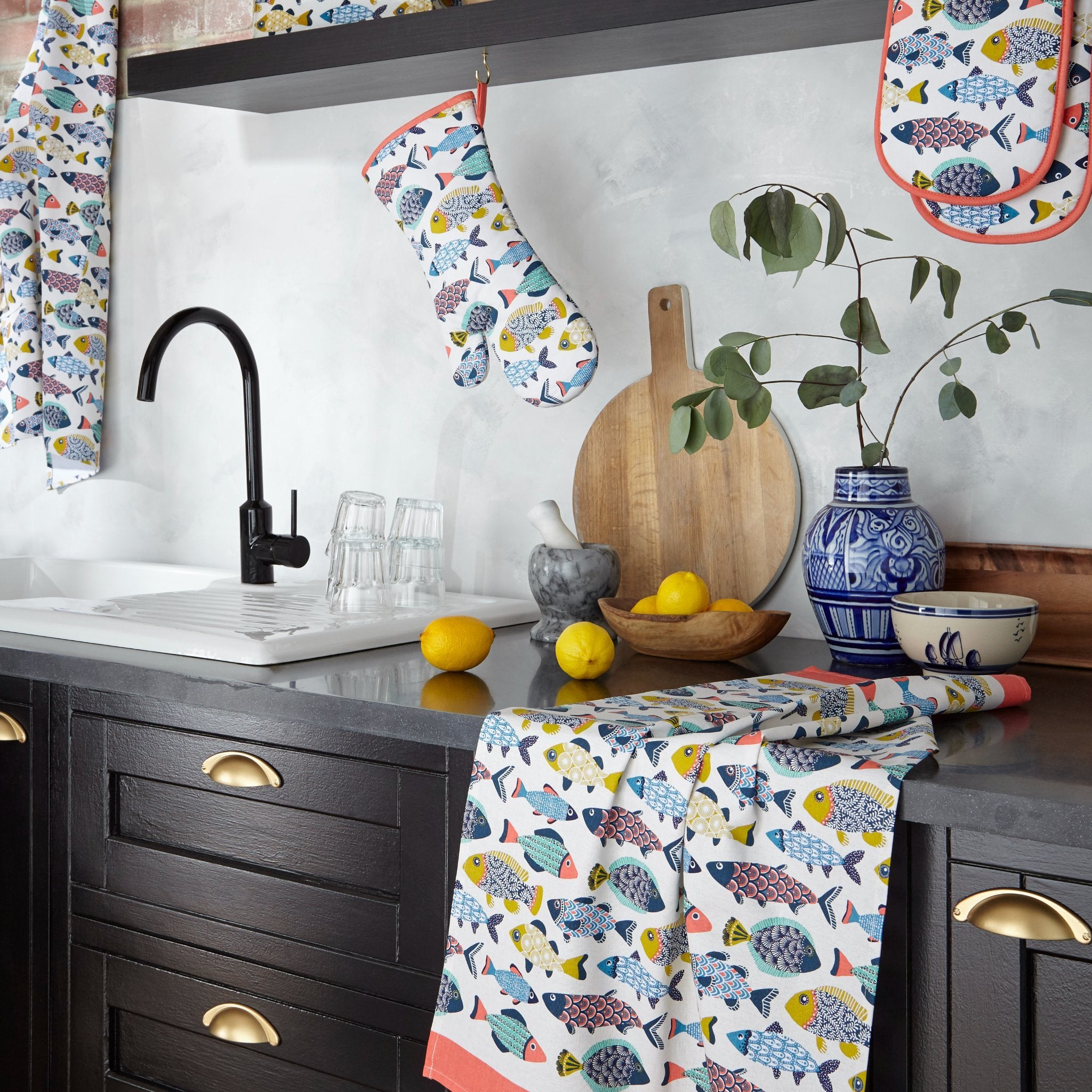 Ulster Weavers Cotton Tea Towel - Aquarium (100% Cotton, Blue) - Tea Towel - Ulster Weavers